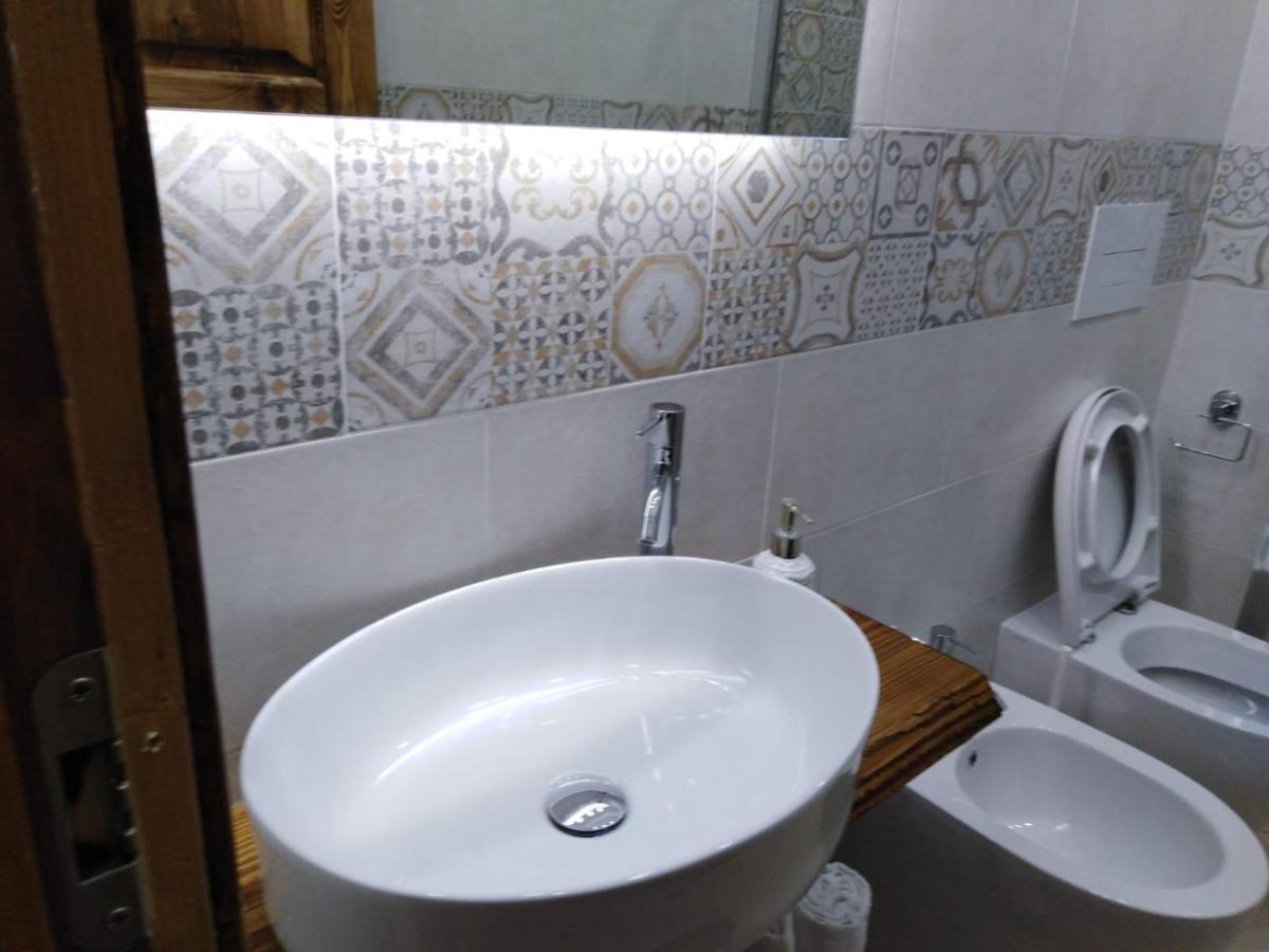 B&B La Pietra แอร์โกลาโน ภายนอก รูปภาพ